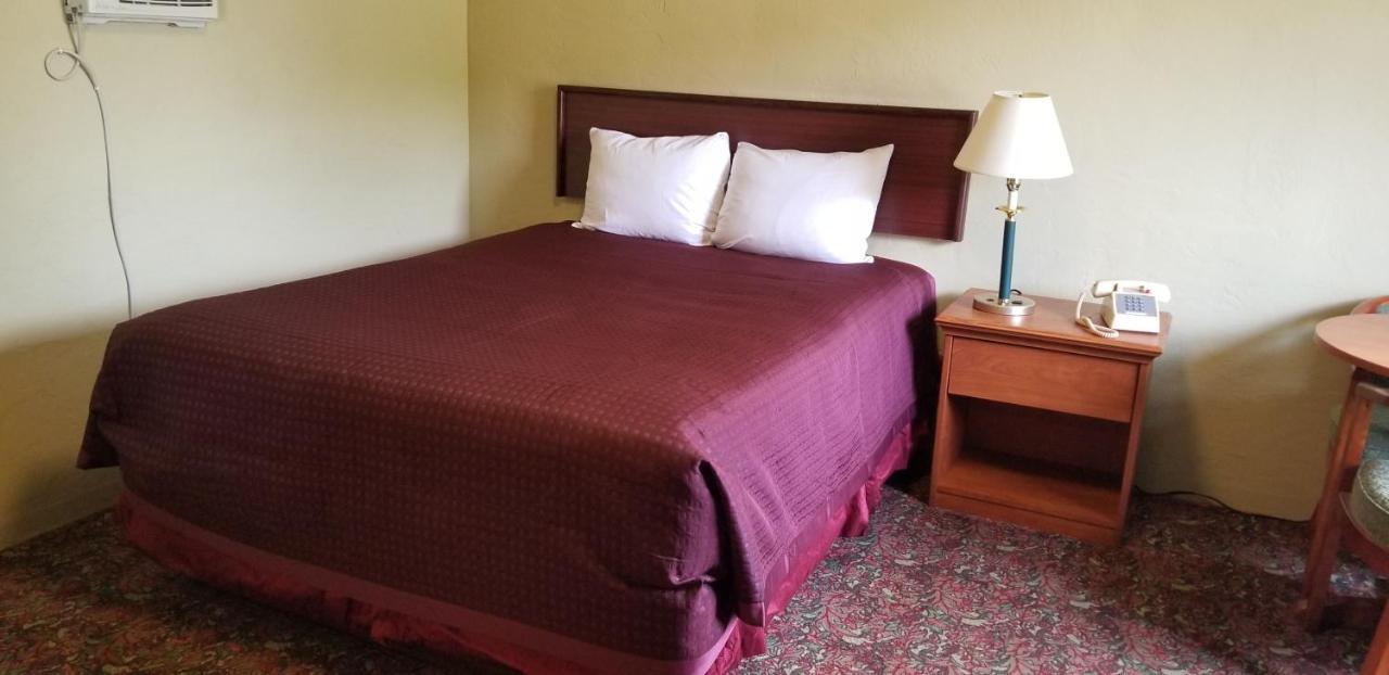 Quick Stop Motel Round Prairie 외부 사진
